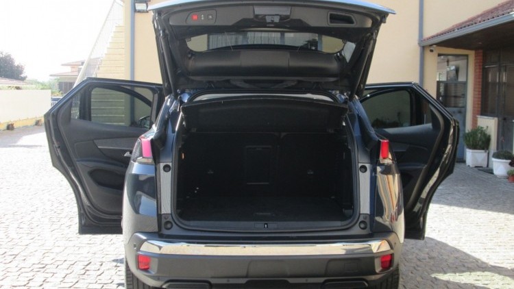 Peugeot 3008 1.5 BlueHdi ALLURE EAT8