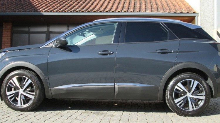Peugeot 3008 1.5 BlueHdi ALLURE EAT8