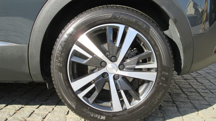 Peugeot 3008 1.5 BlueHdi ALLURE EAT8