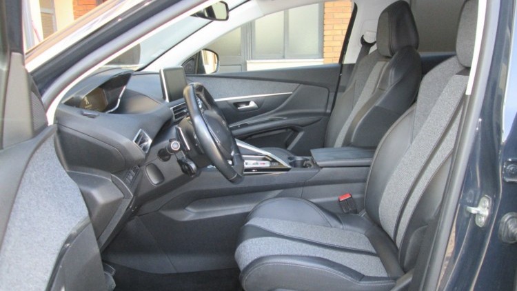 Peugeot 3008 1.5 BlueHdi ALLURE EAT8