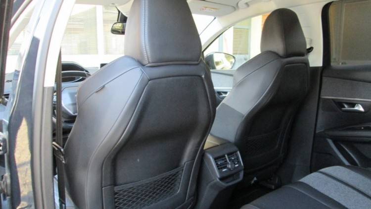 Peugeot 3008 1.5 BlueHdi ALLURE EAT8