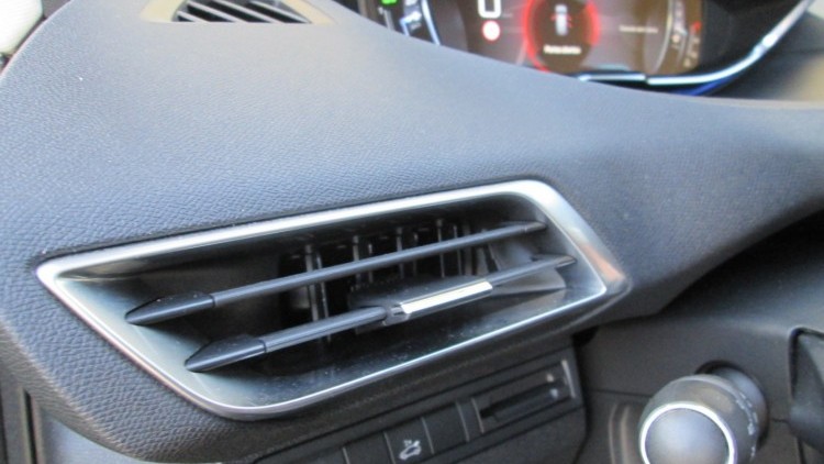 Peugeot 3008 1.5 BlueHdi ALLURE EAT8