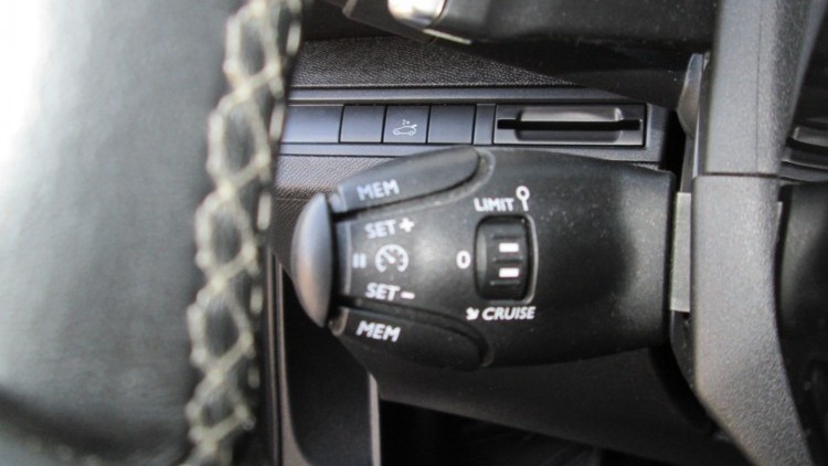 Peugeot 3008 1.5 BlueHdi ALLURE EAT8