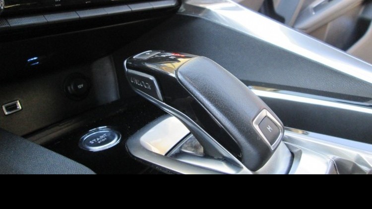 Peugeot 3008 1.5 BlueHdi ALLURE EAT8
