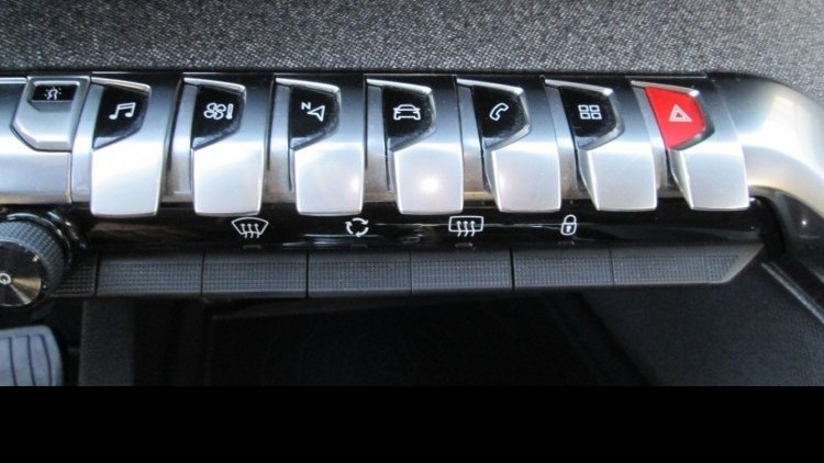 Peugeot 3008 1.5 BlueHdi ALLURE EAT8