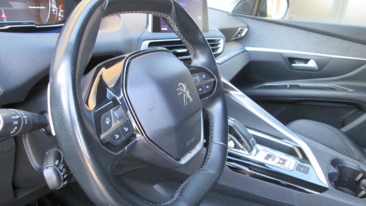 Peugeot 3008 1.5 BlueHdi ALLURE EAT8