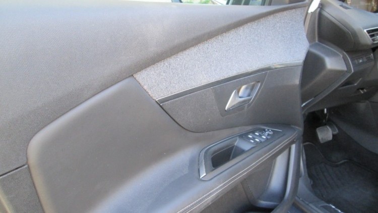 Peugeot 3008 1.5 BlueHdi ALLURE EAT8