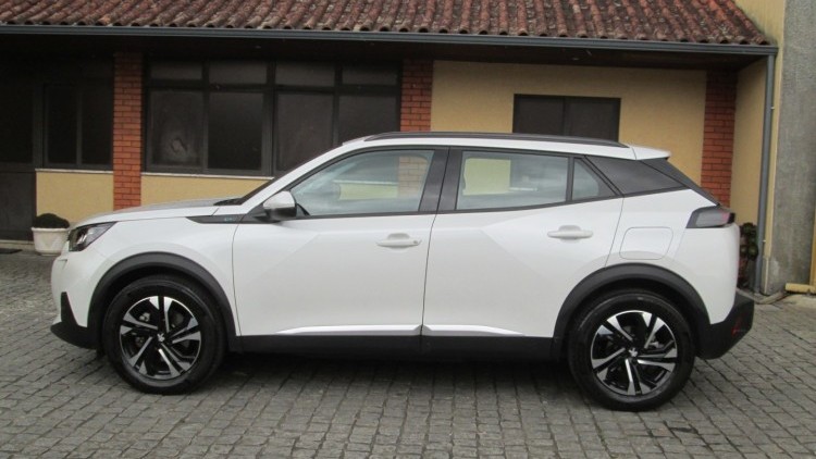 Peugeot E-2008 ALLURE PACK