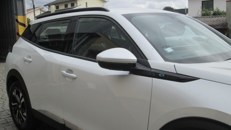 Peugeot E-2008 ALLURE PACK