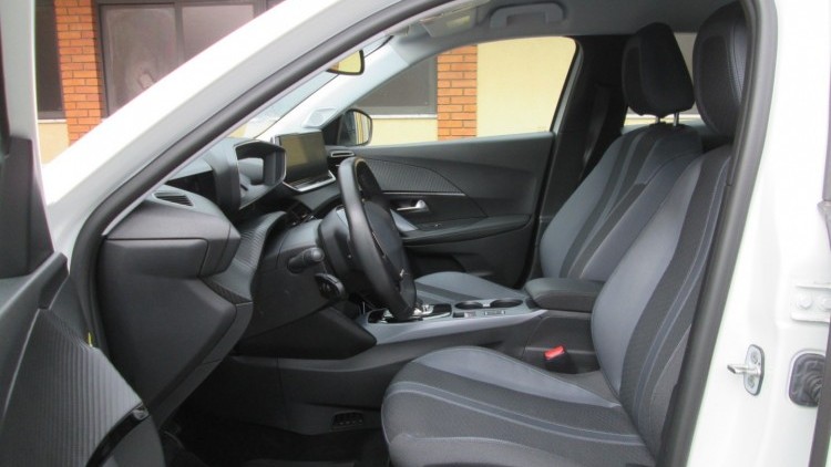 Peugeot E-2008 ALLURE PACK