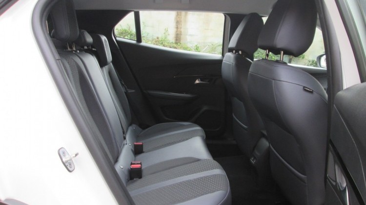 Peugeot E-2008 ALLURE PACK