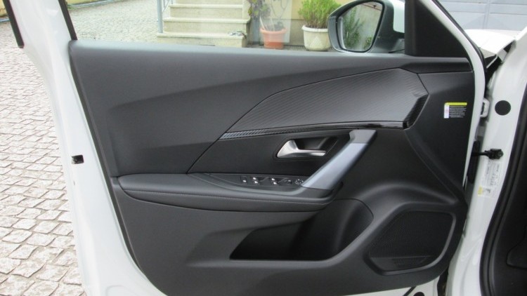 Peugeot E-2008 ALLURE PACK