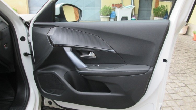 Peugeot E-2008 ALLURE PACK