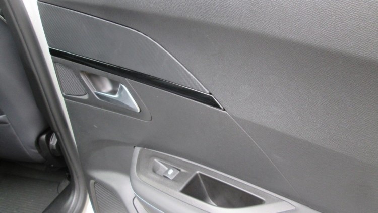 Peugeot E-2008 ALLURE PACK