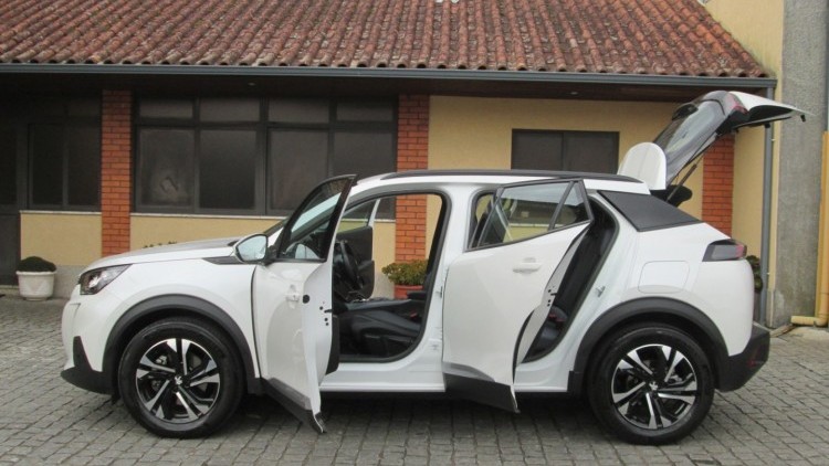 Peugeot E-2008 ALLURE PACK