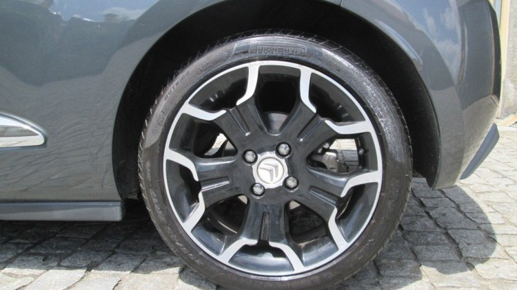 Citro&euml;n DS3 1.6 HDI SPORT CHIC