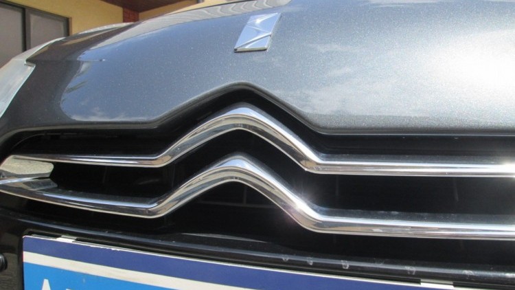 Citro&euml;n DS3 1.6 HDI SPORT CHIC