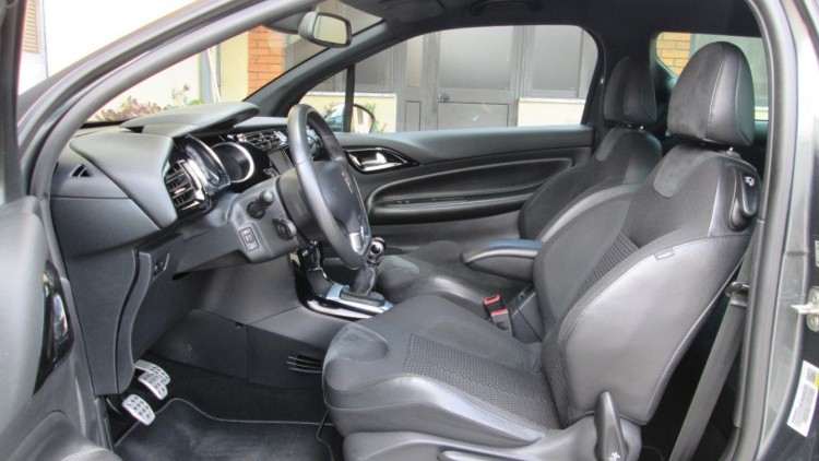 Citro&euml;n DS3 1.6 HDI SPORT CHIC
