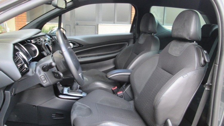 Citro&euml;n DS3 1.6 HDI SPORT CHIC