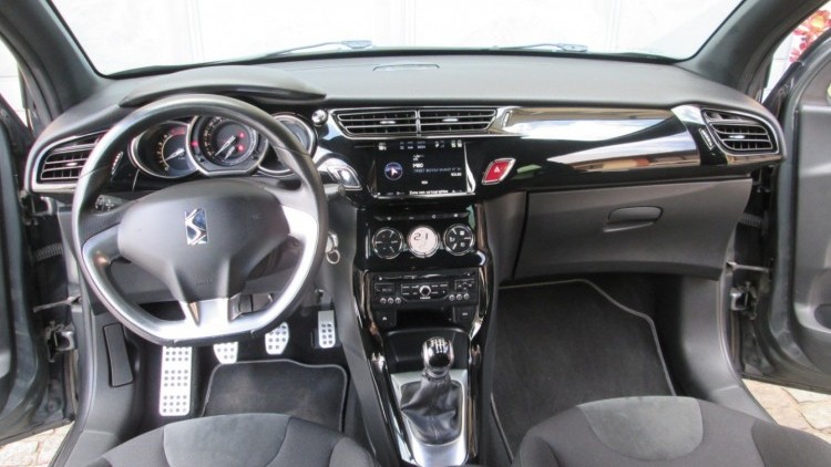 Citro&euml;n DS3 1.6 HDI SPORT CHIC