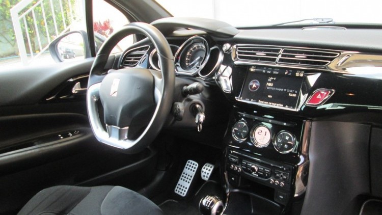 Citro&euml;n DS3 1.6 HDI SPORT CHIC