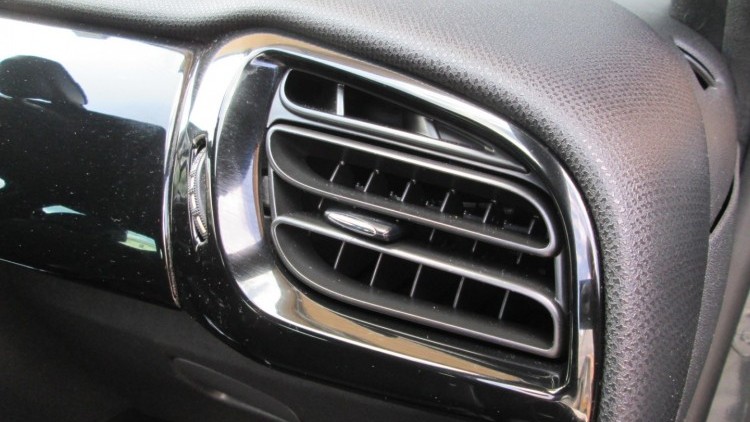 Citro&euml;n DS3 1.6 HDI SPORT CHIC