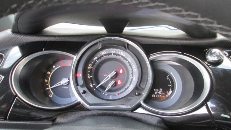 Citro&euml;n DS3 1.6 HDI SPORT CHIC