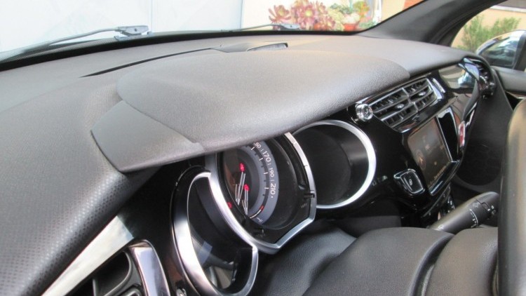 Citro&euml;n DS3 1.6 HDI SPORT CHIC