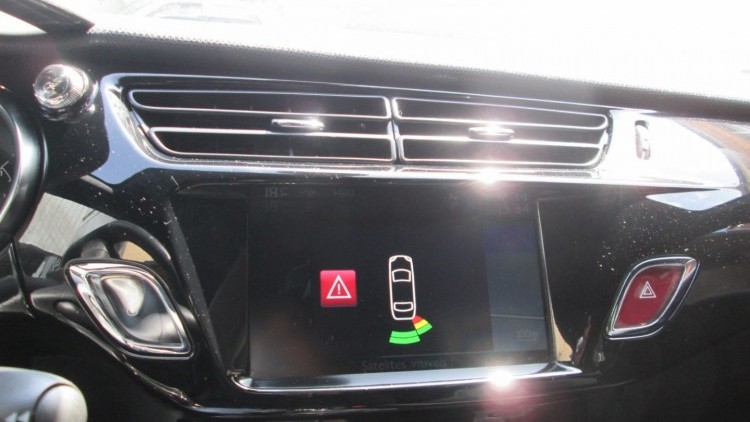 Citro&euml;n DS3 1.6 HDI SPORT CHIC