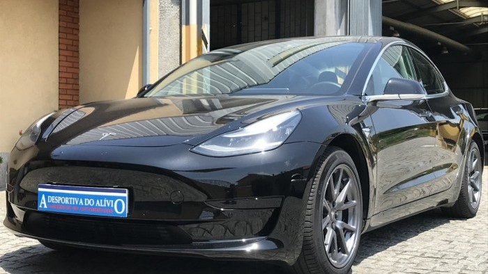 Tesla MODEL 3 Standard Range Plus RWD