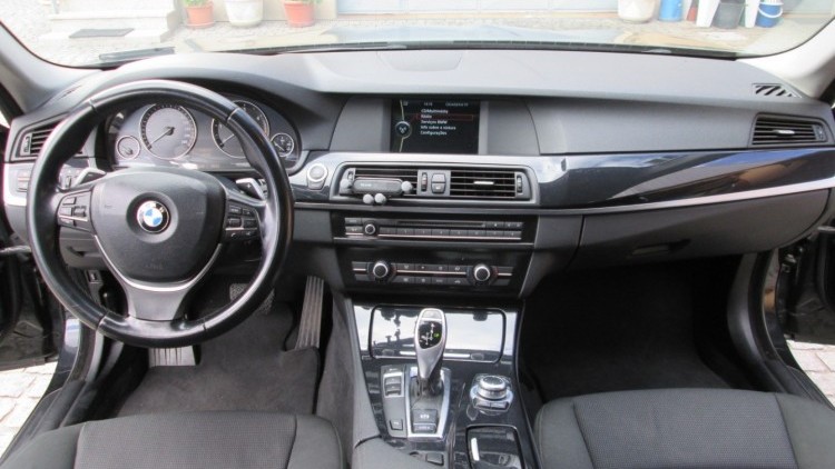 BMW S&eacute;rie 5 - 520 D LUXURY Auto
