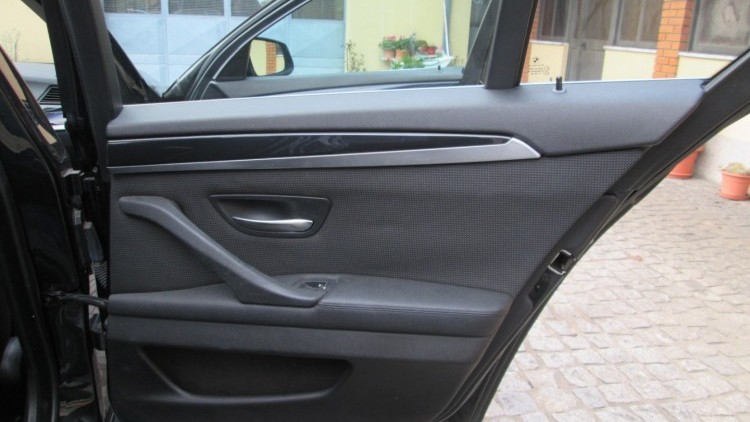 BMW S&eacute;rie 5 - 520 D LUXURY Auto