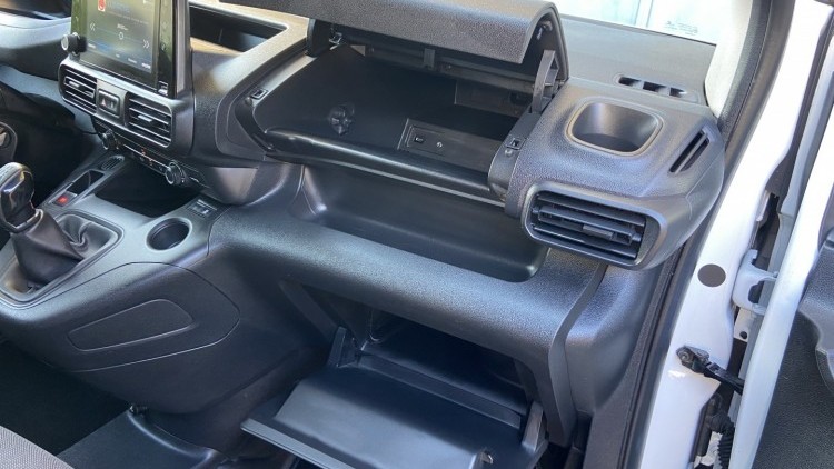 Peugeot Partner 1.6 Hdi 100cv CarPlay