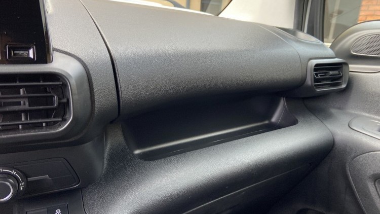 Peugeot Partner 1.6 Hdi 100cv CarPlay