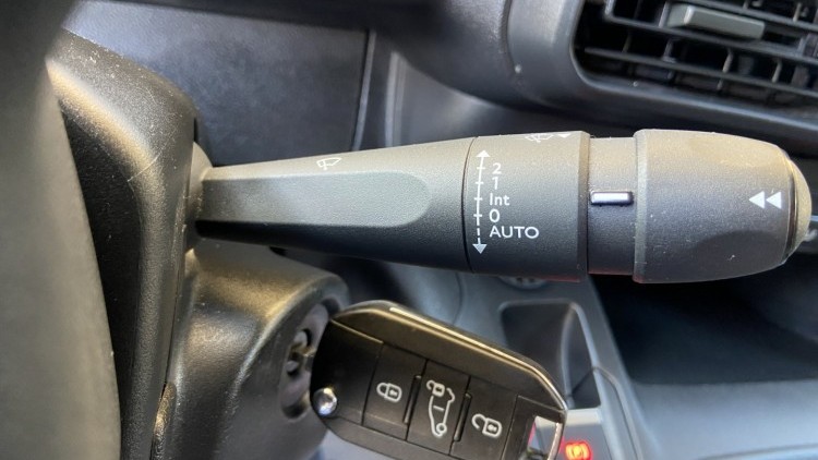 Peugeot Partner 1.6 Hdi 100cv CarPlay