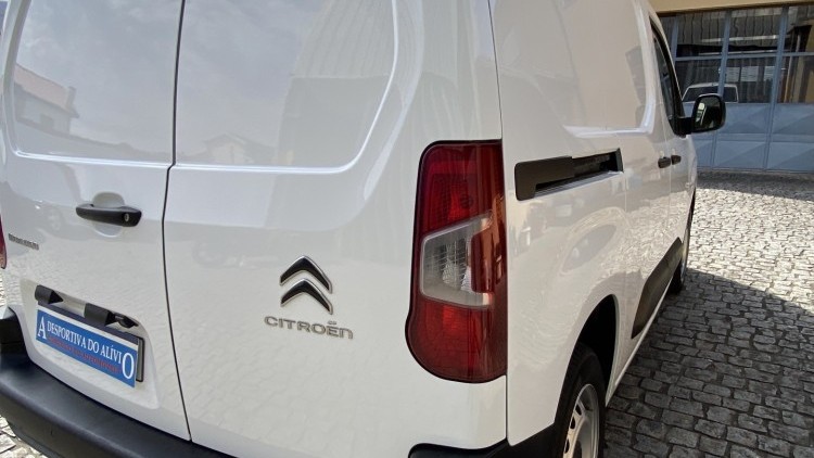 Citro&euml;n Berlingo 1.6 BlueHDI 100cv CARPLAY e CAMARA