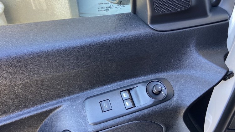Peugeot Partner 1.6 Hdi 100cv Premium CarPlay
