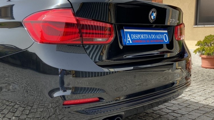 BMW S&eacute;rie 3 - 330 E iPerformace Line Sport Auto