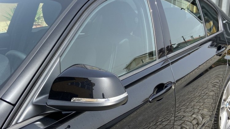 BMW S&eacute;rie 3 - 330 E iPerformace Line Sport Auto