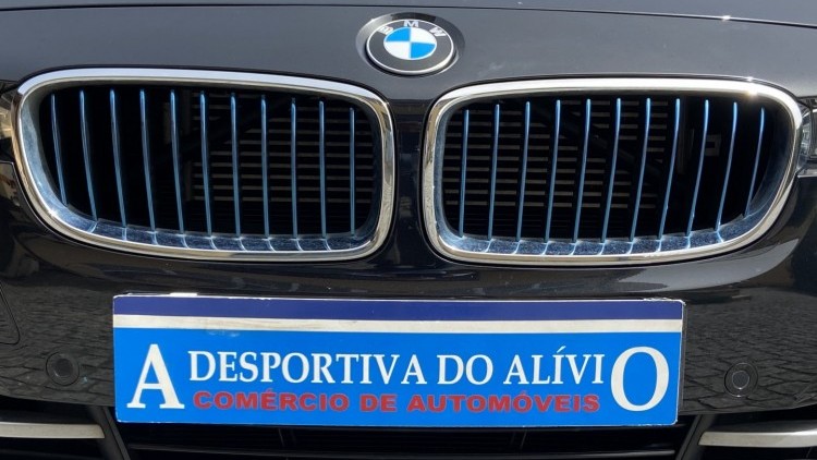 BMW S&eacute;rie 3 - 330 E iPerformace Line Sport Auto