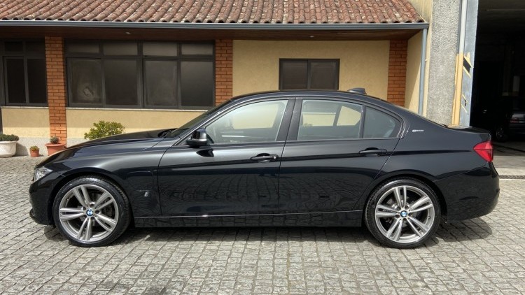 BMW S&eacute;rie 3 - 330 E iPerformace Line Sport Auto