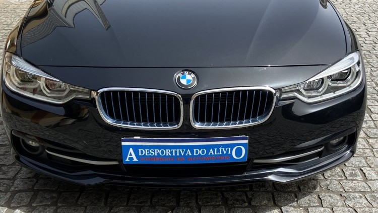 BMW S&eacute;rie 3 - 330 E iPerformace Line Sport Auto