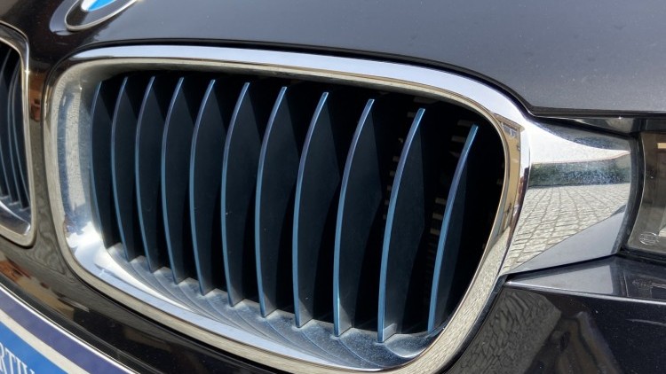 BMW S&eacute;rie 3 - 330 E iPerformace Line Sport Auto