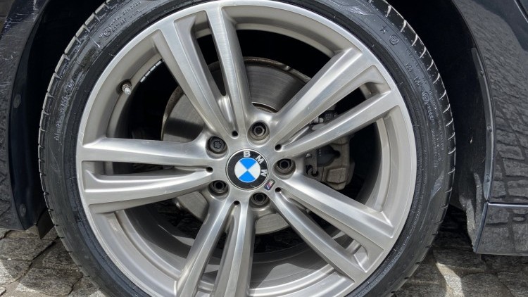 BMW S&eacute;rie 3 - 330 E iPerformace Line Sport Auto