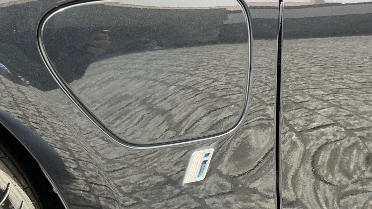 BMW S&eacute;rie 3 - 330 E iPerformace Line Sport Auto