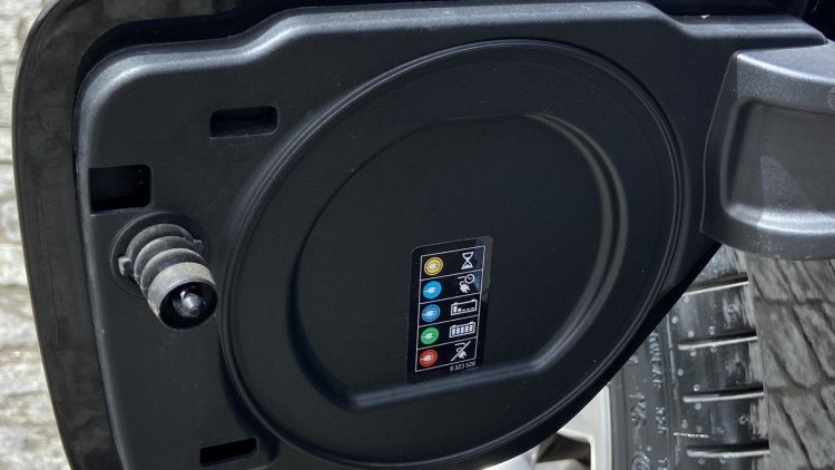 BMW S&eacute;rie 3 - 330 E iPerformace Line Sport Auto