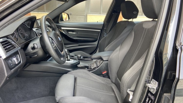 BMW S&eacute;rie 3 - 330 E iPerformace Line Sport Auto