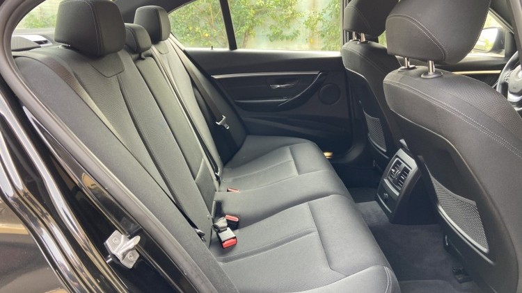 BMW S&eacute;rie 3 - 330 E iPerformace Line Sport Auto