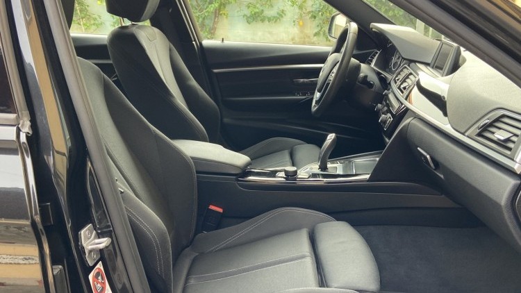 BMW S&eacute;rie 3 - 330 E iPerformace Line Sport Auto