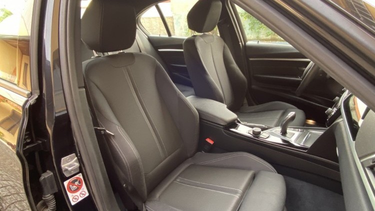 BMW S&eacute;rie 3 - 330 E iPerformace Line Sport Auto